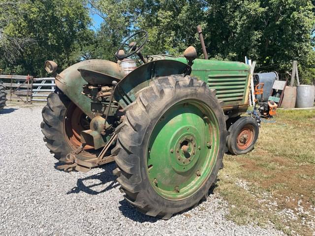 Image of Oliver 77 equipment image 2