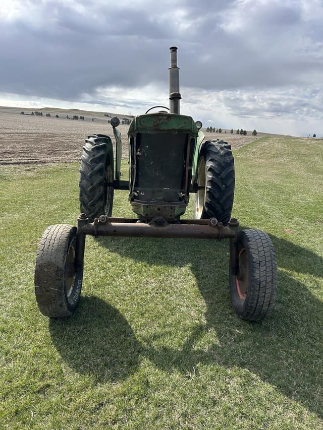 Image of Oliver 770 equipment image 1