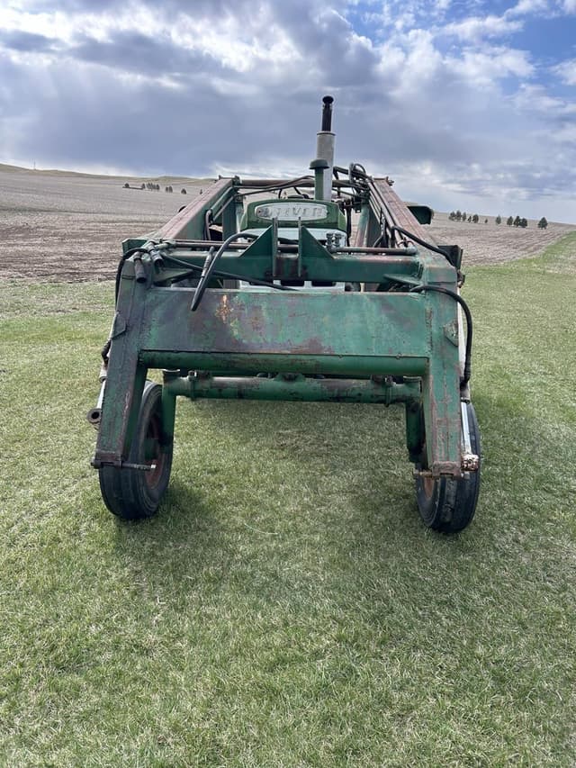 Image of Oliver 770 equipment image 1