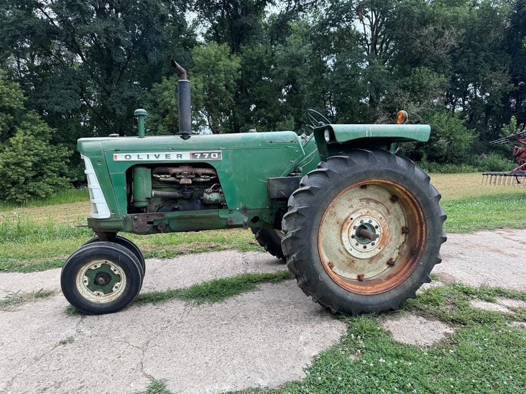 Main image Oliver 770