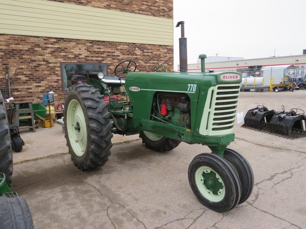 Main image Oliver 770