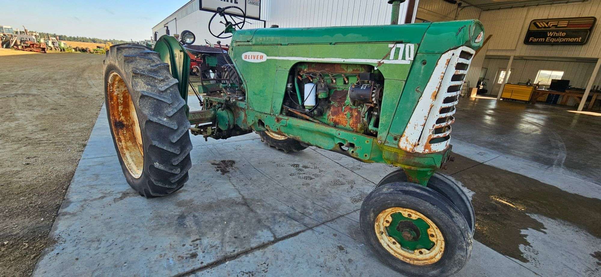 Oliver 770 Equipment Image0