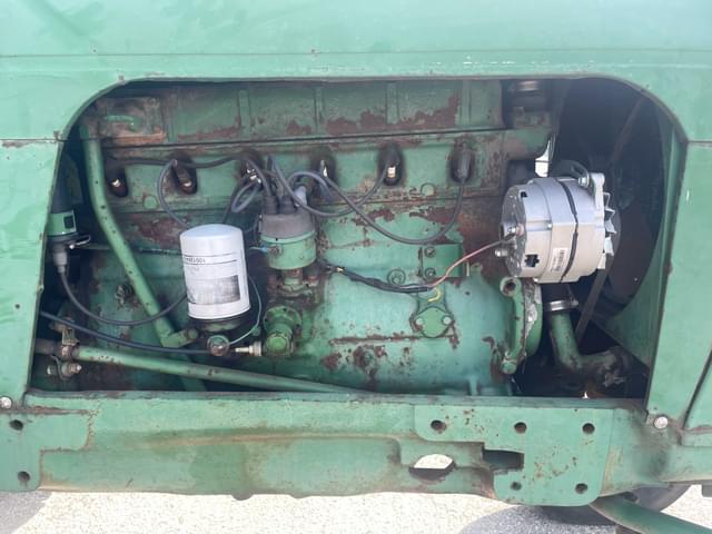 Image of Oliver 770 equipment image 3
