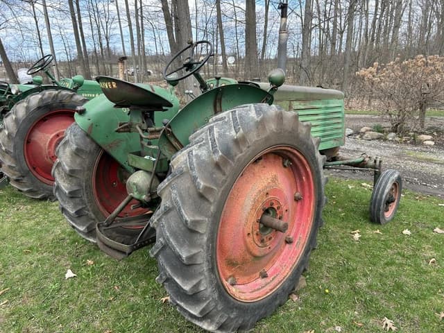 Image of Oliver 77 equipment image 4