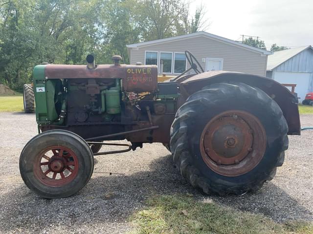 Image of Oliver 80 equipment image 1