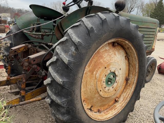 Image of Oliver 88 equipment image 3