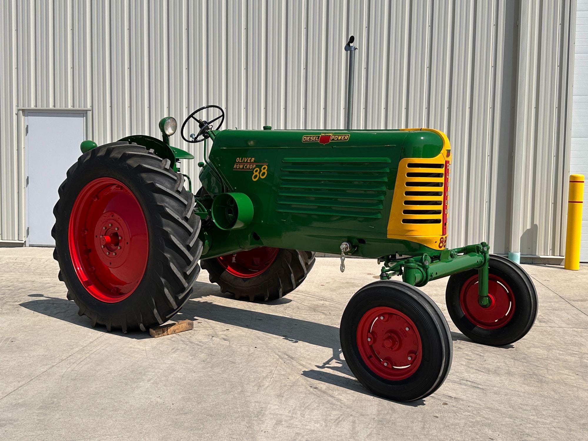 Main image Oliver 88