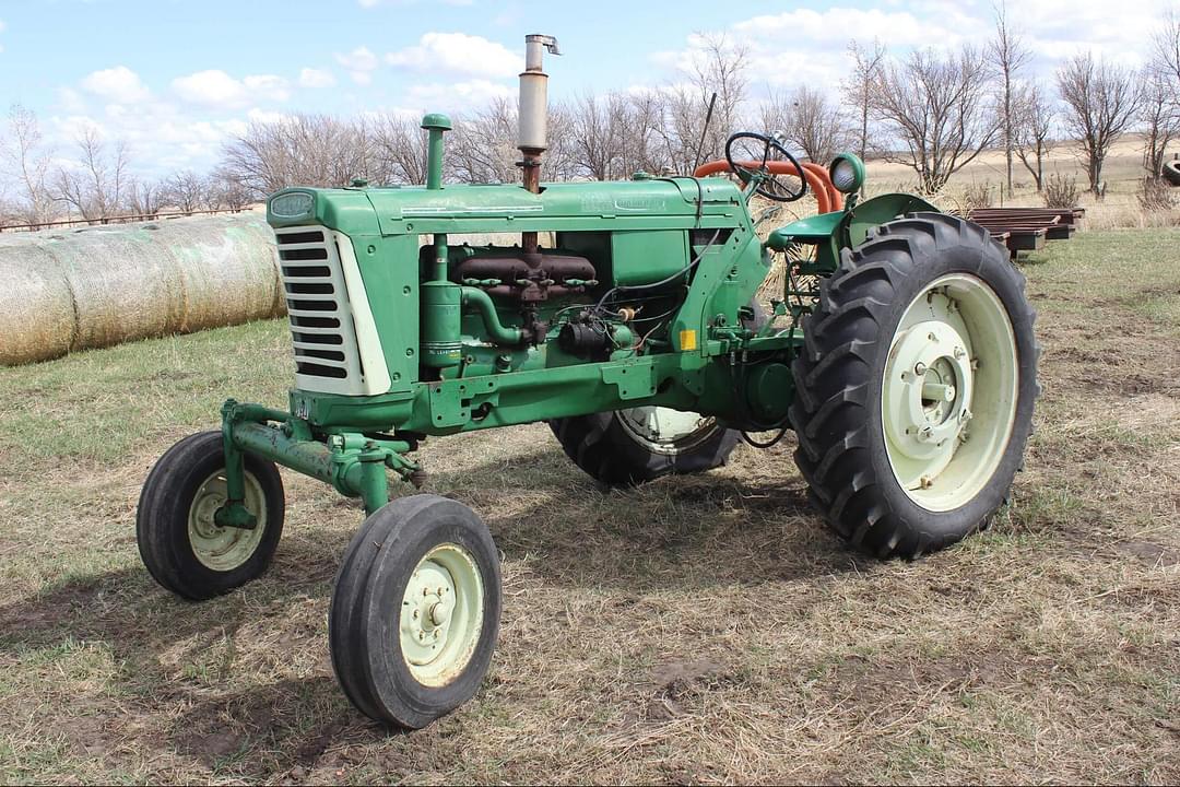 Image of Oliver 880 Image 0
