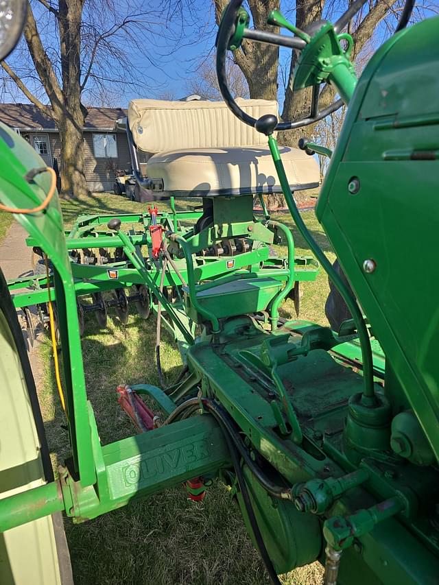 Image of Oliver 880 equipment image 4