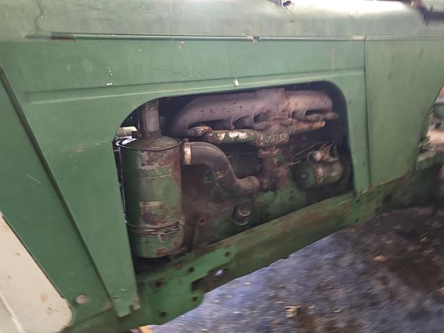Image of Oliver 880 equipment image 4