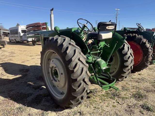 Image of Oliver 880 equipment image 3