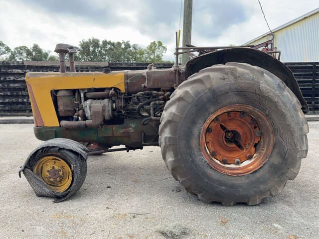 Image of Oliver 990 equipment image 4