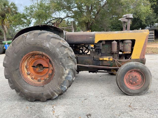 Image of Oliver 990 equipment image 1