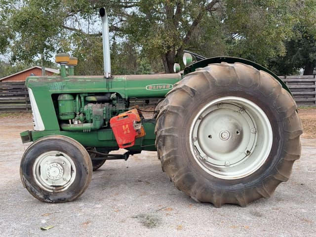 Image of Oliver 990 equipment image 1