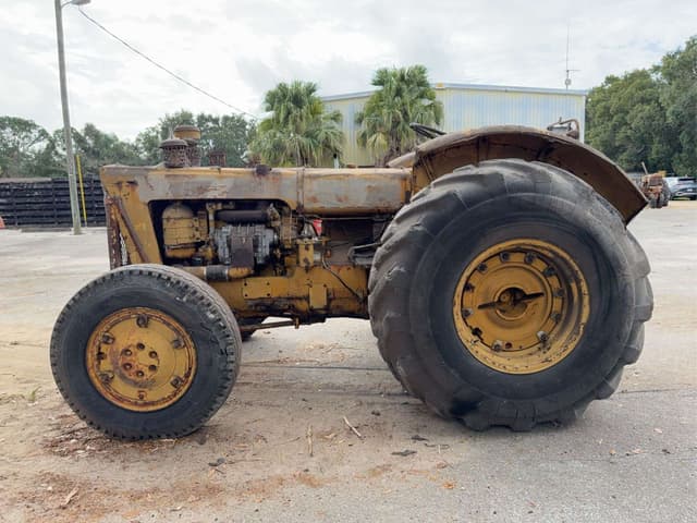 Image of Oliver 990 equipment image 3