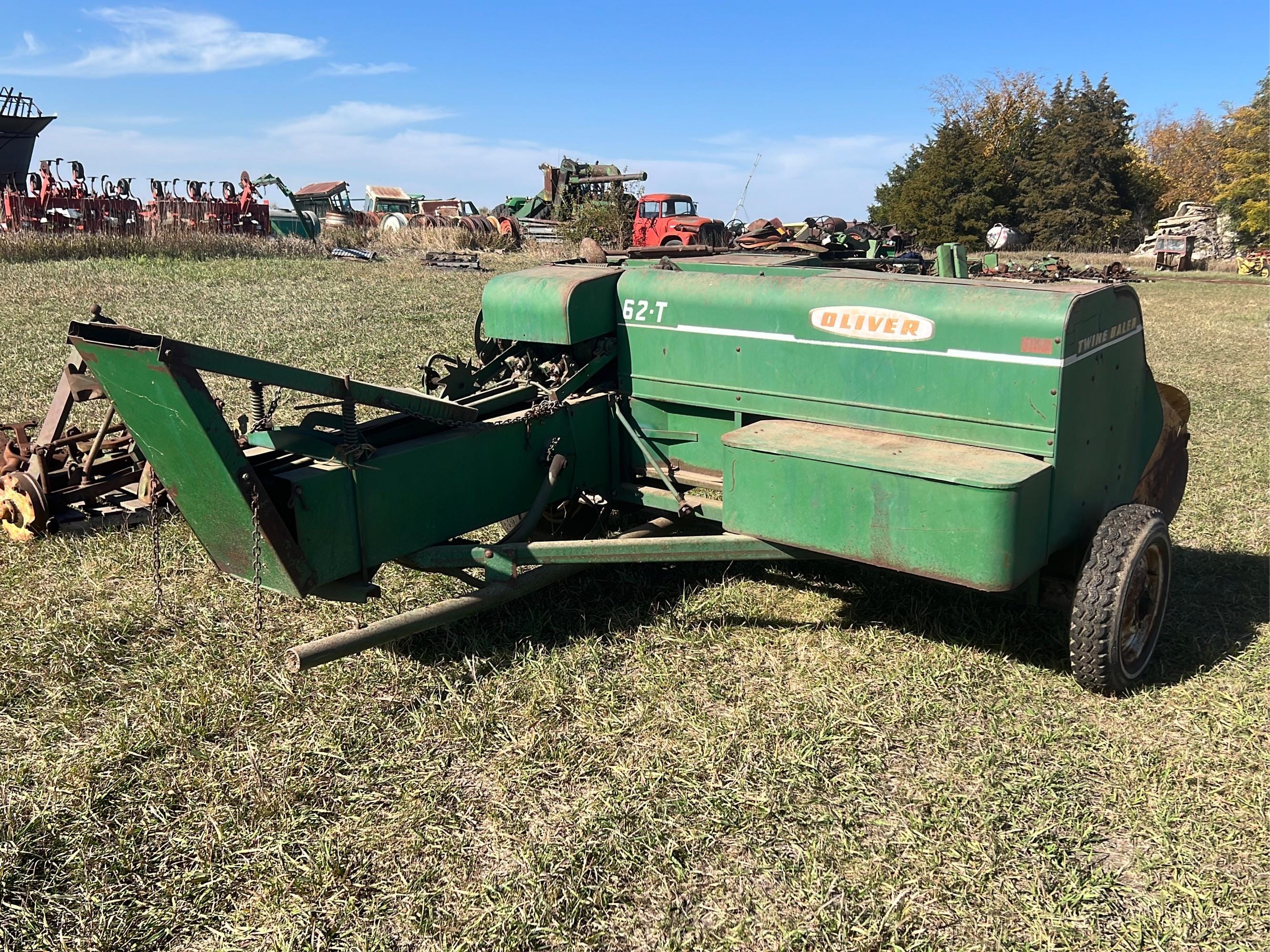 Main image Oliver 62-T