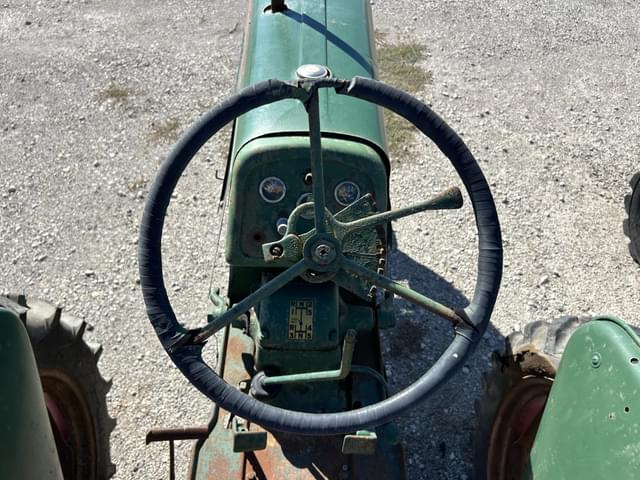 Image of Oliver 60 equipment image 2