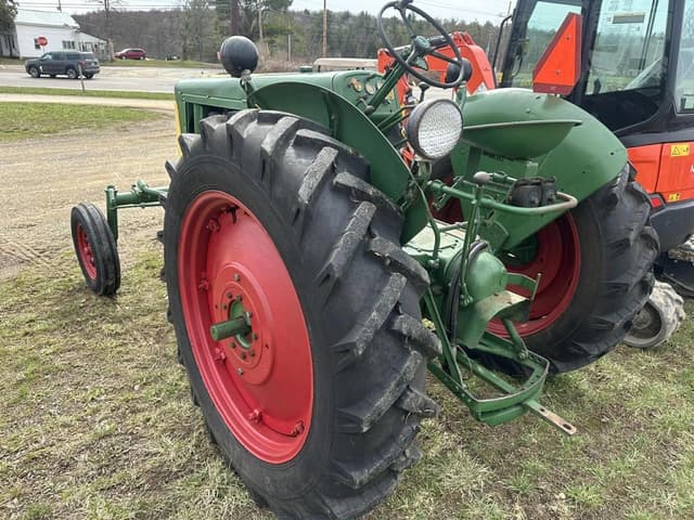 Image of Oliver 77 equipment image 3