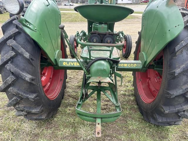 Image of Oliver 77 equipment image 4