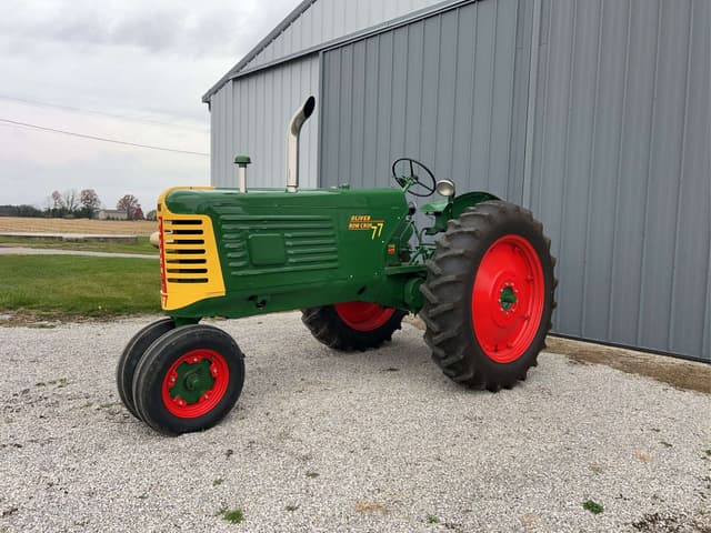 Image of Oliver 77 equipment image 2