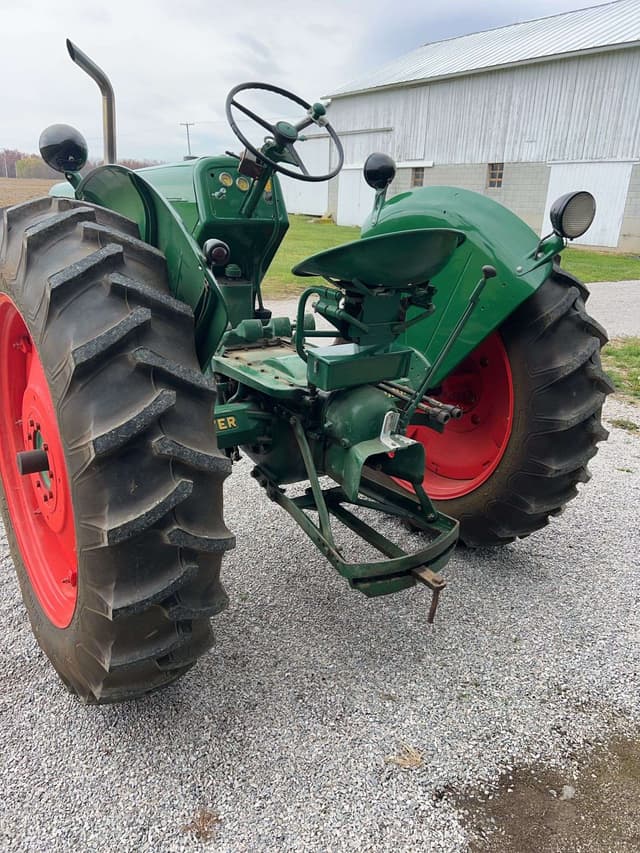 Image of Oliver 88 equipment image 3