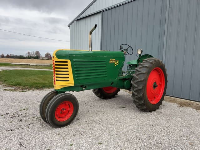 Image of Oliver 88 equipment image 2