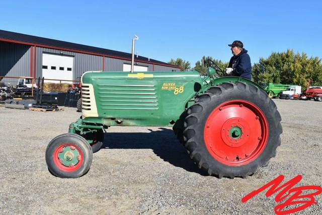 Image of Oliver 88 equipment image 2