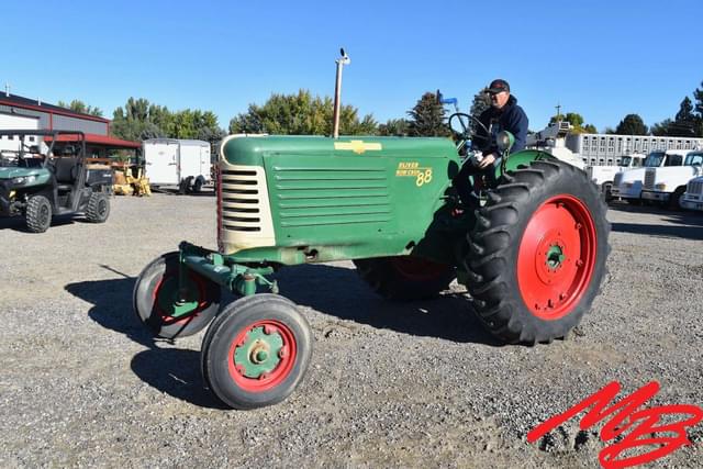 Image of Oliver 88 equipment image 1