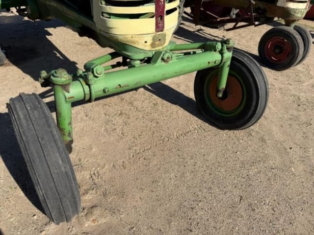 Image of Oliver 88 equipment image 3