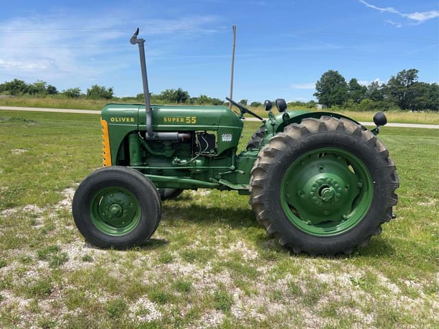 Image of Oliver Super 55 equipment image 1