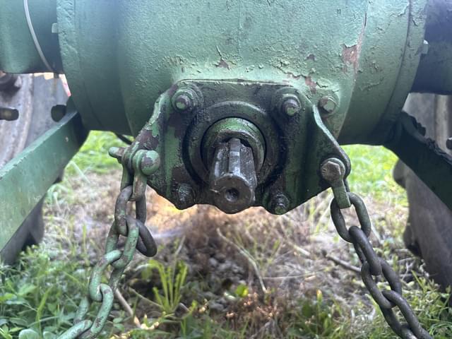 Image of Oliver Super 55 equipment image 3