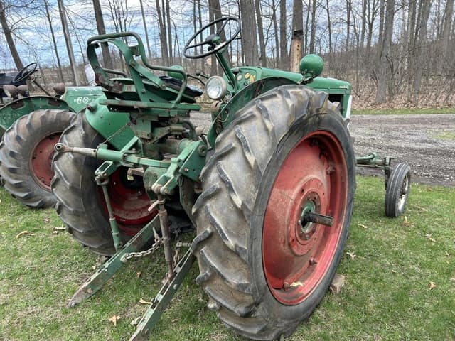 Image of Oliver Super 66 equipment image 4