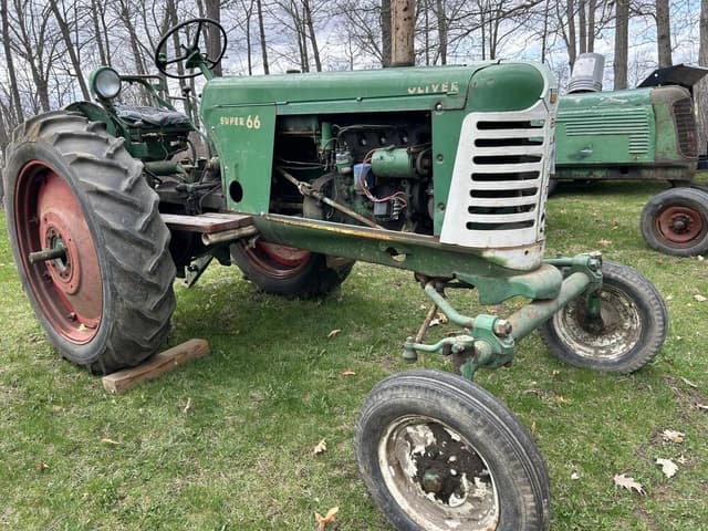Image of Oliver Super 66 equipment image 2