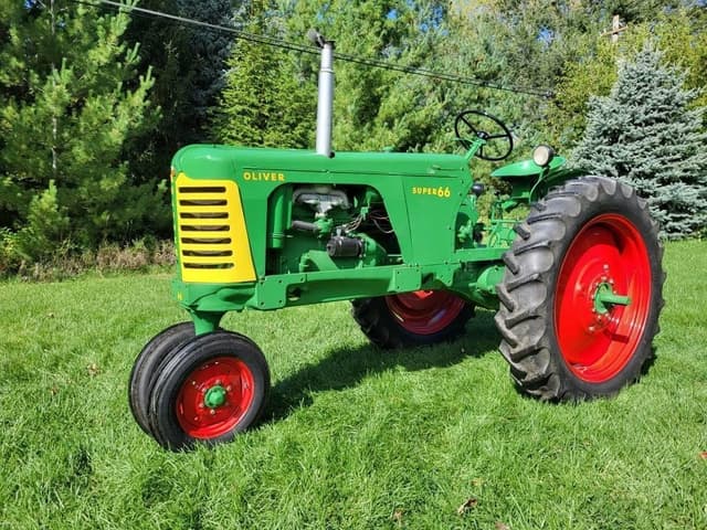 Image of Oliver Super 66 equipment image 2