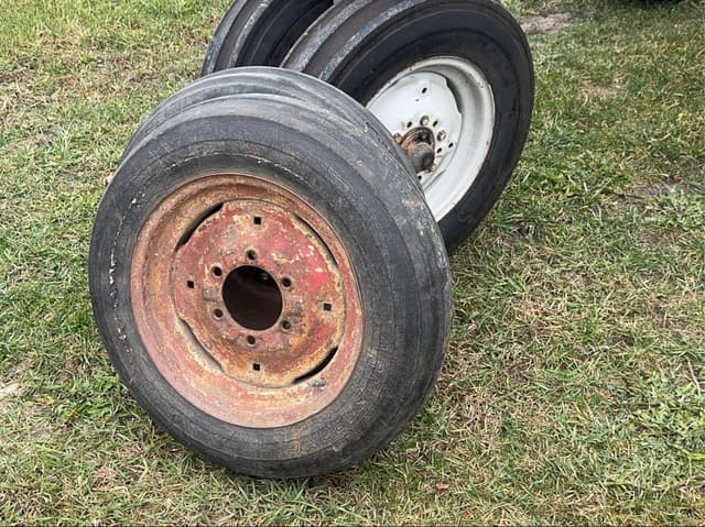 Image of Oliver Super 77 equipment image 1