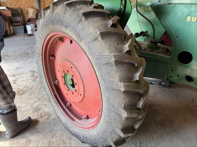 Image of Oliver Super 77 equipment image 3