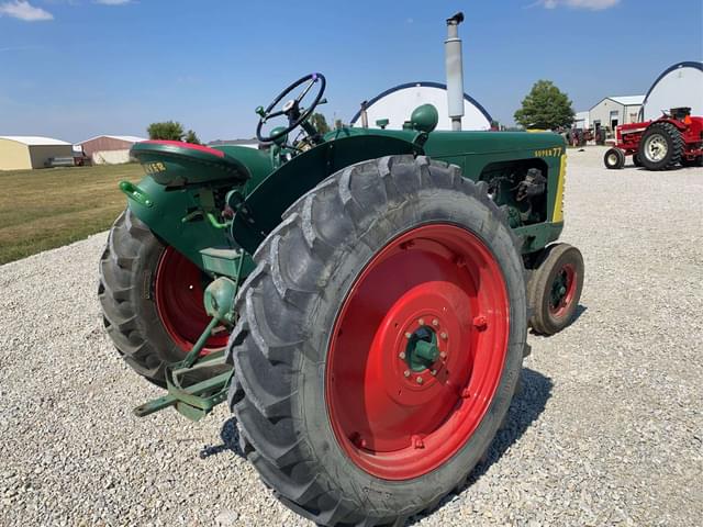 Image of Oliver Super 77 equipment image 2