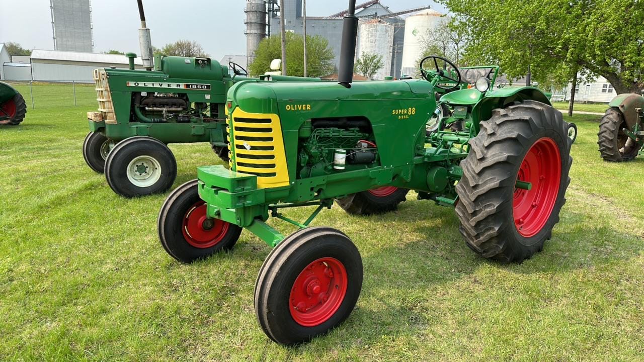 Main image Oliver Super 88