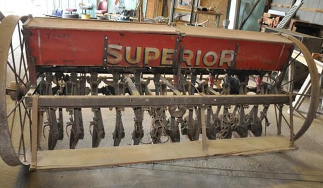 Image of Oliver Superior equipment image 4