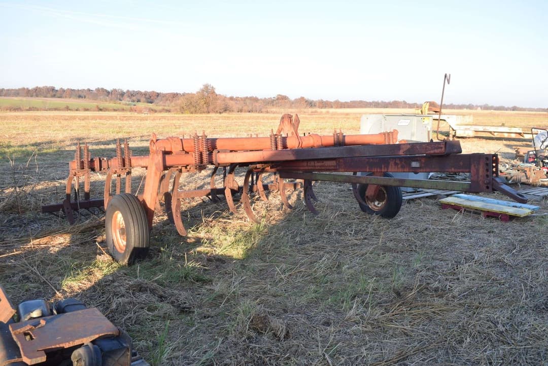 Image of White 466 Primary image