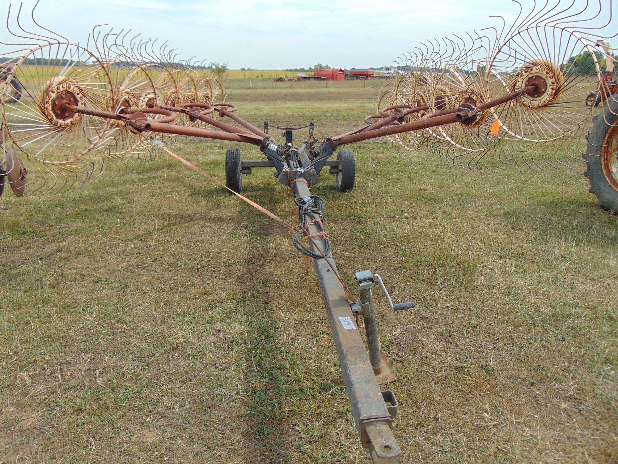 SOLD - OMI 12 WHEEL V RAKE, PULL TYPE Hay and Forage | Tractor Zoom