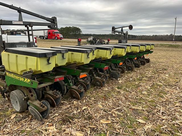 Image of John Deere 1730 equipment image 1