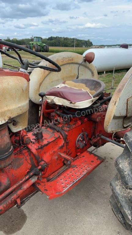 Image of Ford 861 equipment image 4