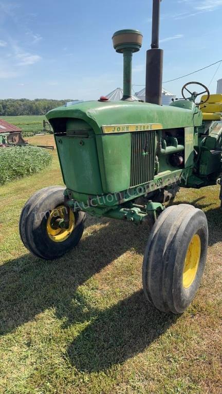 Image of John Deere 4020 equipment image 2