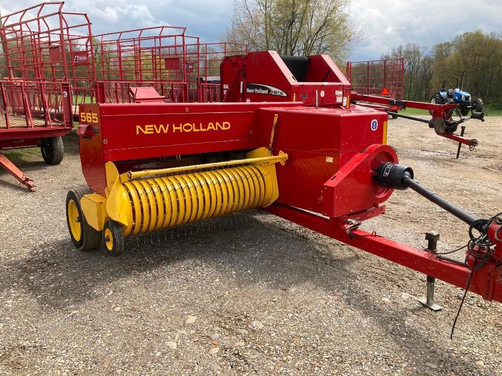 Main image New Holland 565