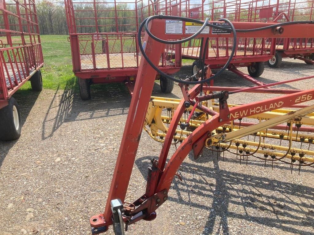 Main image New Holland 256