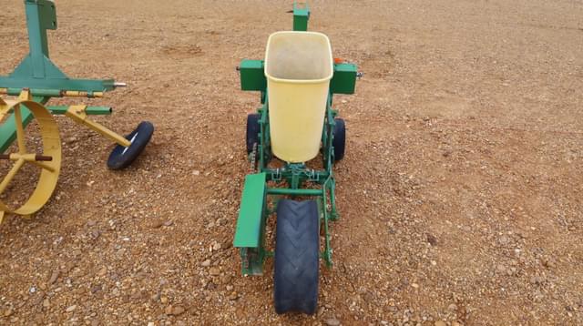 Image of John Deere 71 equipment image 3