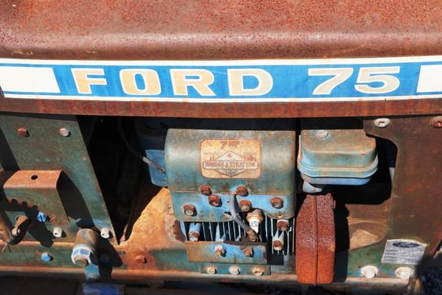 Image of Ford 75 equipment image 2