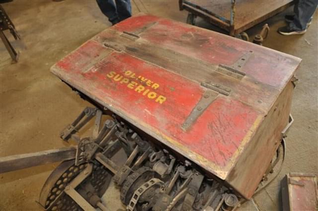 Image of Oliver Superior equipment image 4