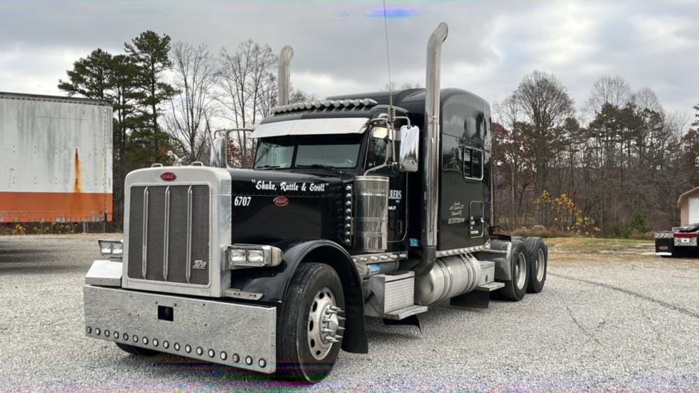 Main image Peterbilt 379